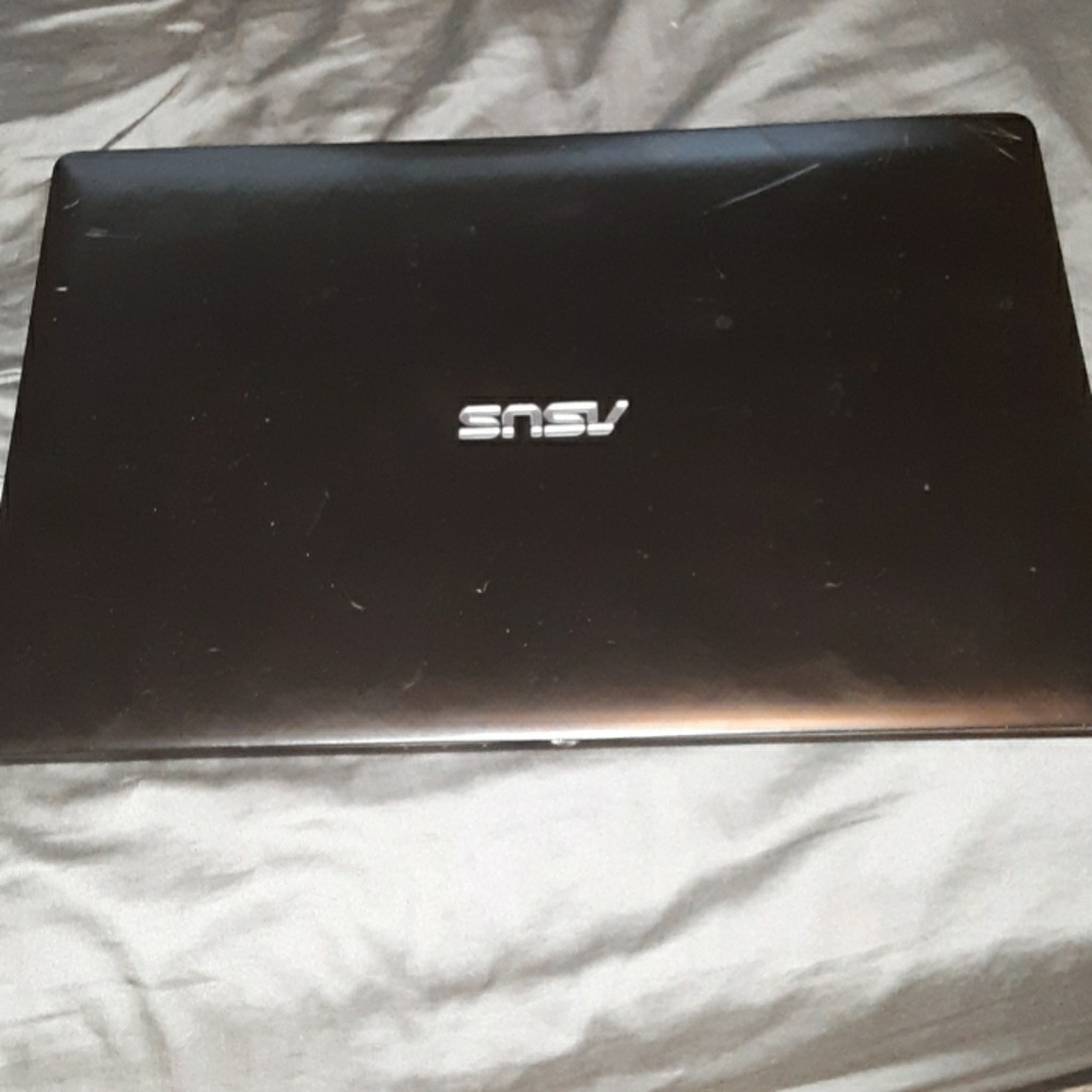 ASUS laptop (TOUCHSCREEN)
